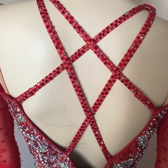 Red American Smooth Designer Gown - Picture 2 of 5